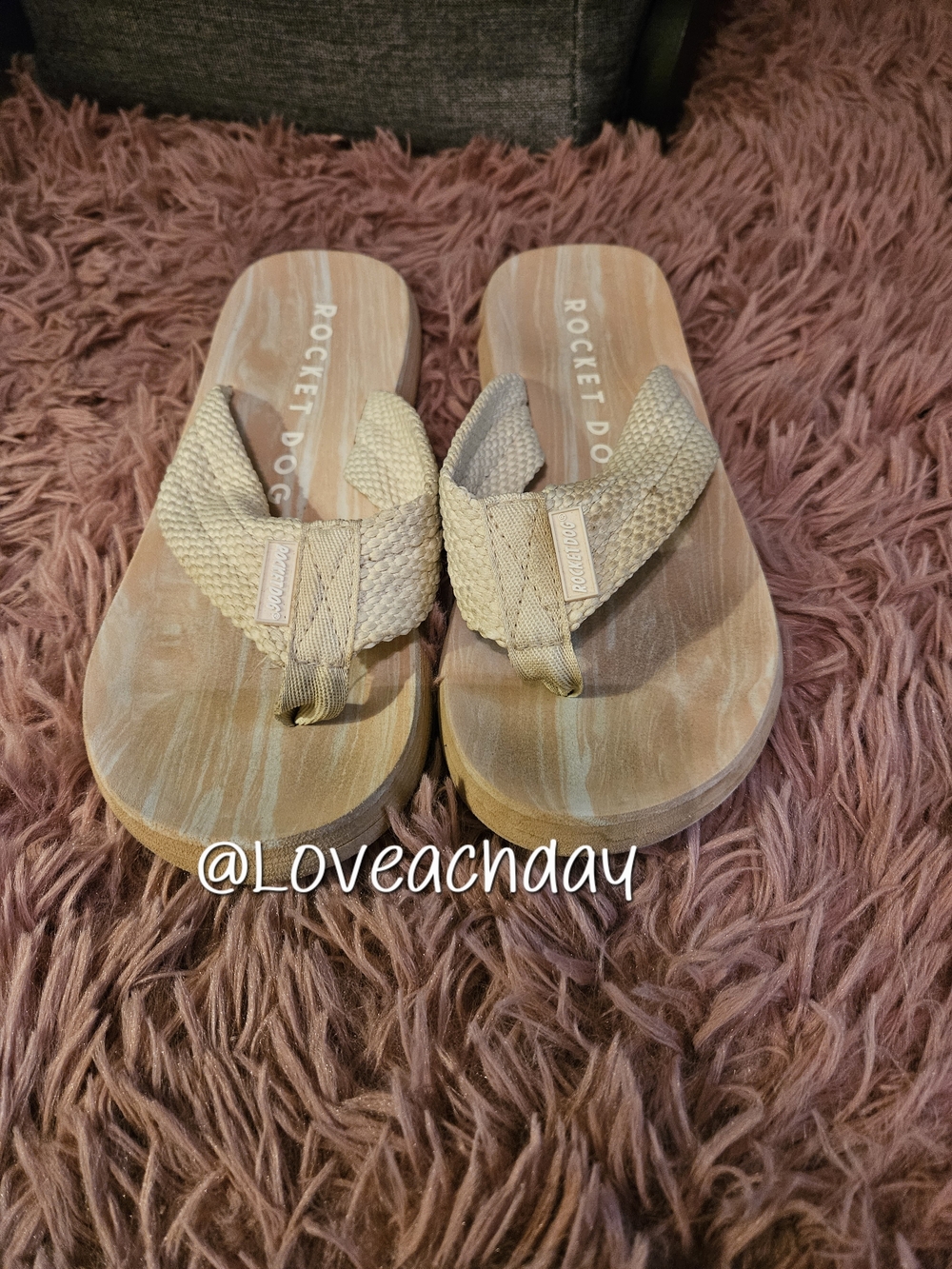 Rocket Dog✨️Beige Woven Thong Sandals